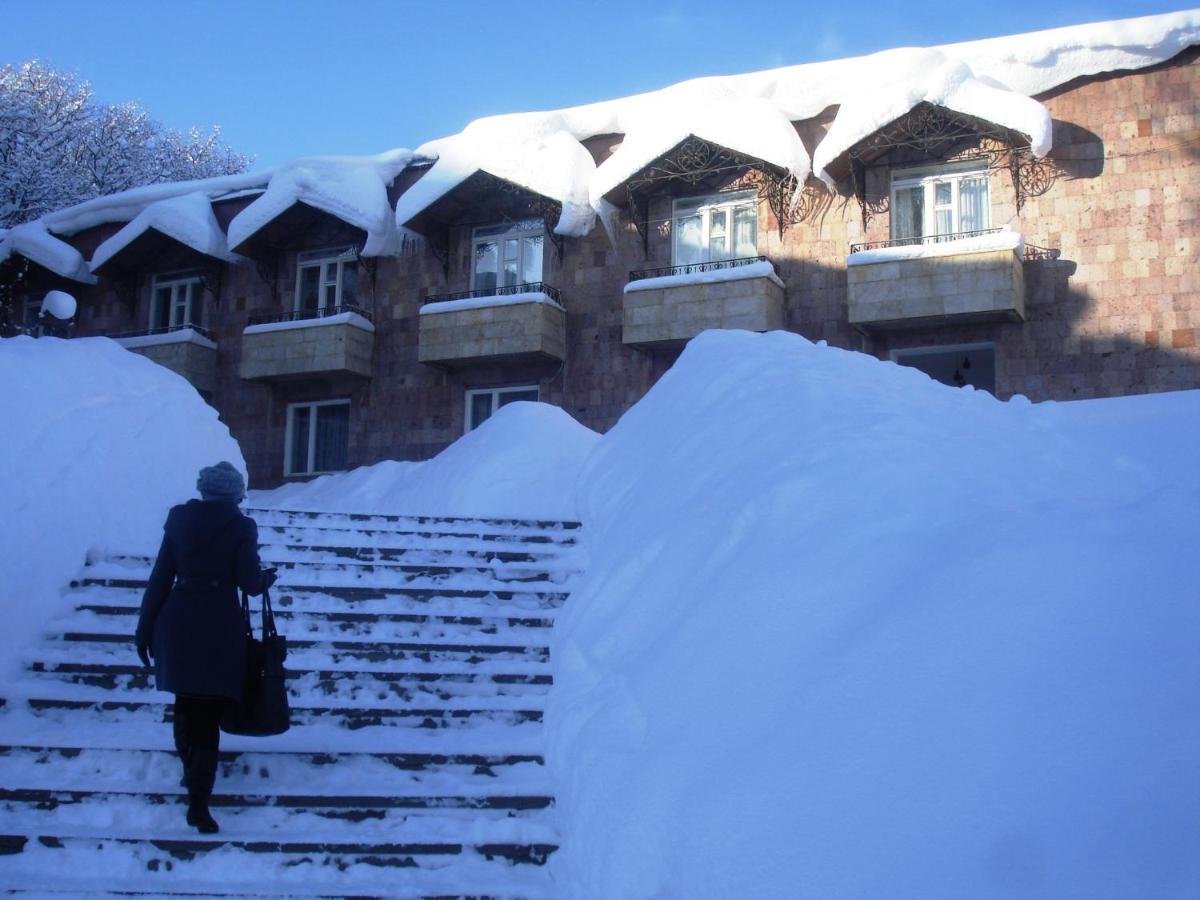 Дом Писателей Цахкадзора Otel Dış mekan fotoğraf