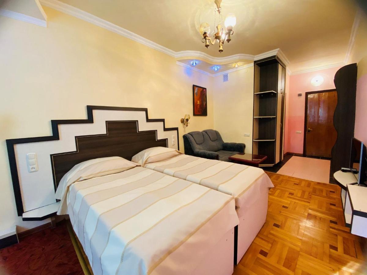 Дом Писателей Цахкадзора Otel Dış mekan fotoğraf
