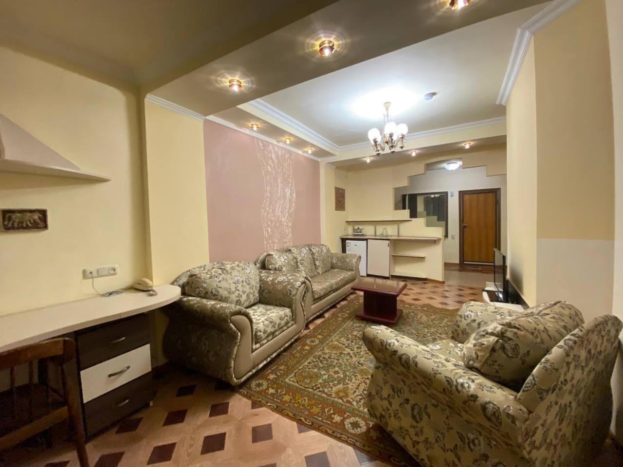 Дом Писателей Цахкадзора Otel Dış mekan fotoğraf